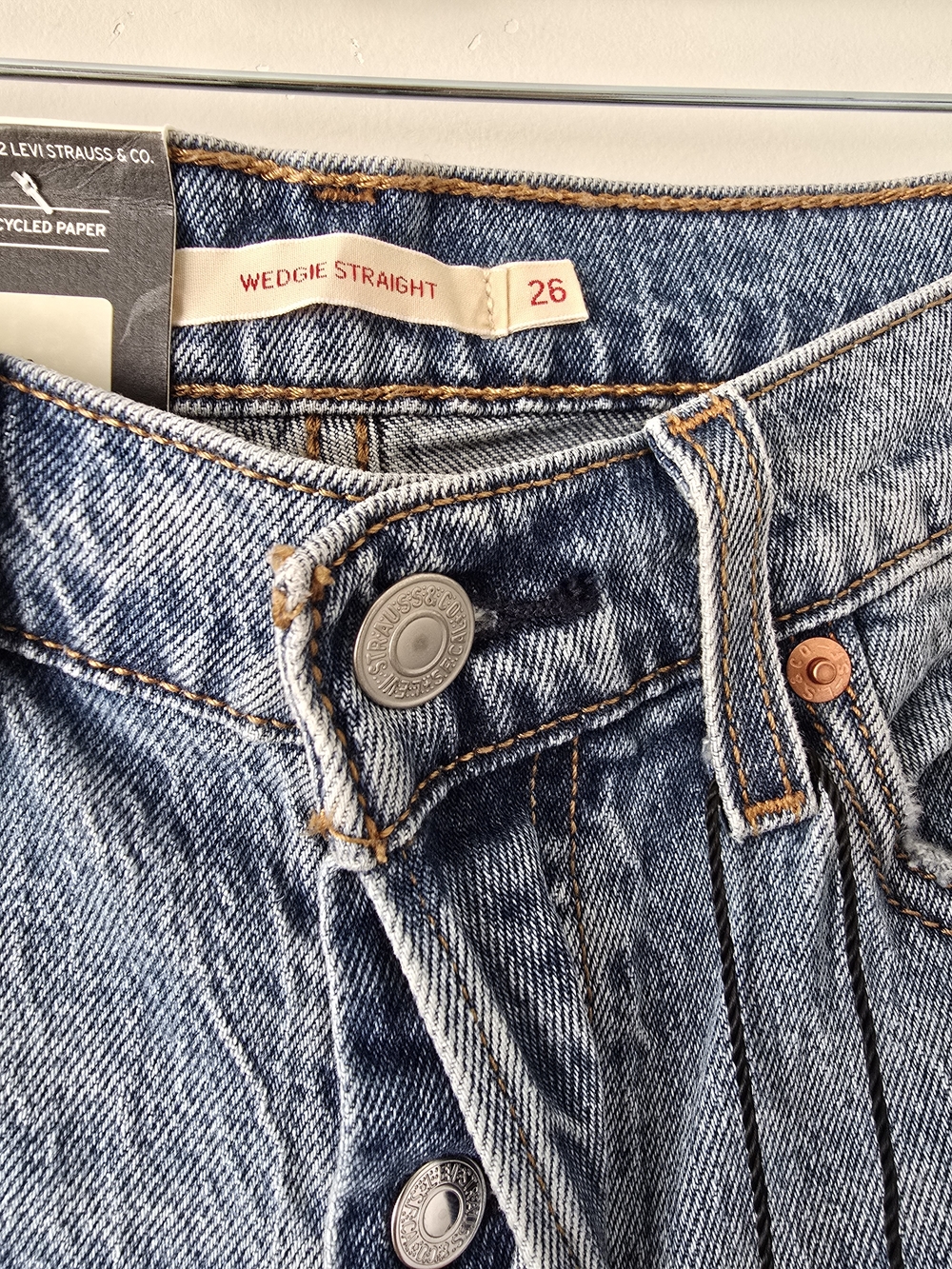 Levis Premium Wedgie Straight Jeans Women  Light Wash NWT - Picture 8 of 10